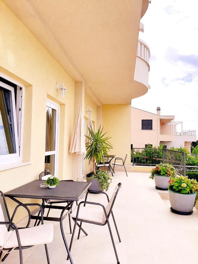 מאקרסקה Apartments Akmadzic מראה חיצוני תמונה