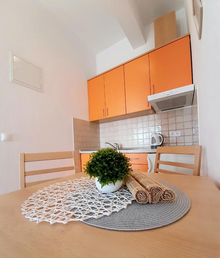 מאקרסקה Apartments Akmadzic מראה חיצוני תמונה