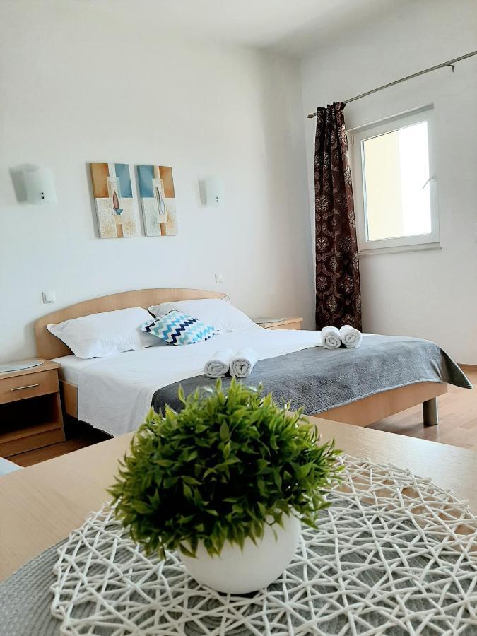 מאקרסקה Apartments Akmadzic מראה חיצוני תמונה