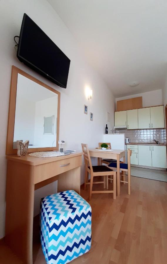 מאקרסקה Apartments Akmadzic מראה חיצוני תמונה