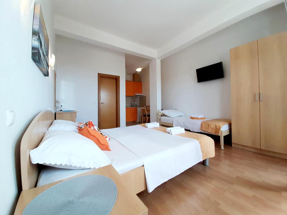 מאקרסקה Apartments Akmadzic מראה חיצוני תמונה