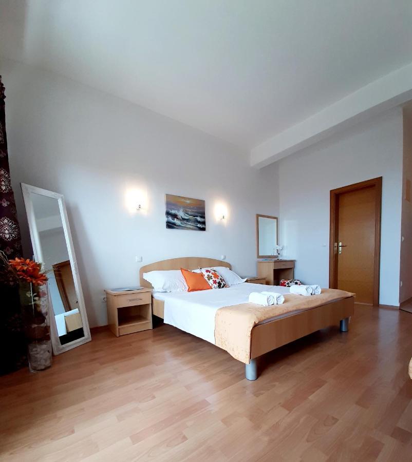 מאקרסקה Apartments Akmadzic מראה חיצוני תמונה